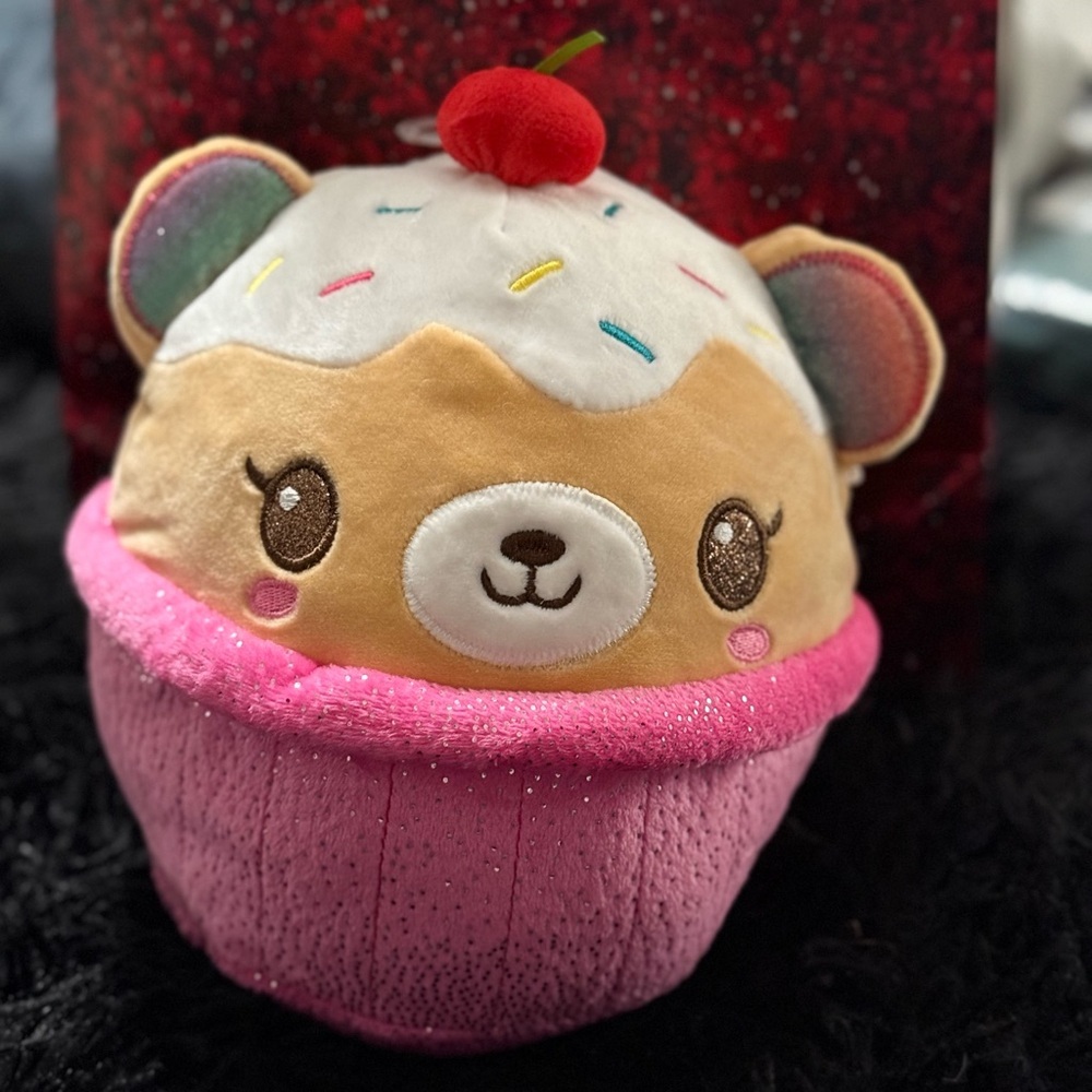 Pink sundae plush toy‎